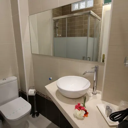 Apartamentos Romero Luna Malaga Exterior photo